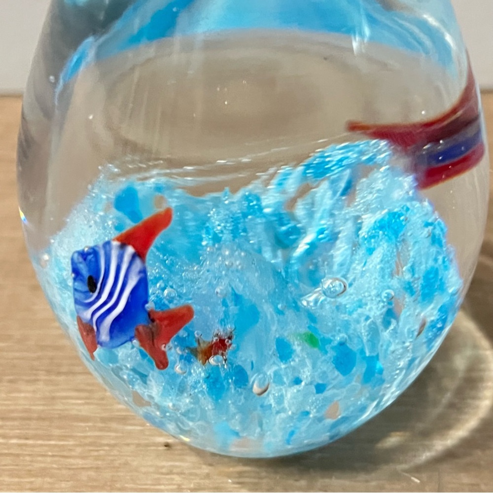 Aquarium Blue Fish Art Glass Paperweight Egg Shape 4" Tall 1" Dia Heavy 13oz - Picture 5 of 11